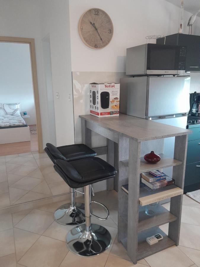 Caliente Apartments Vir B Экстерьер фото