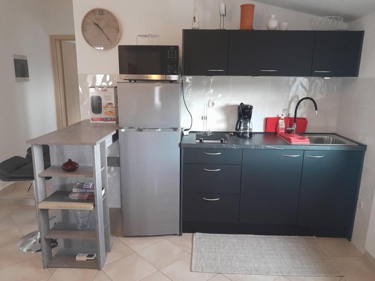 Caliente Apartments Vir B Экстерьер фото