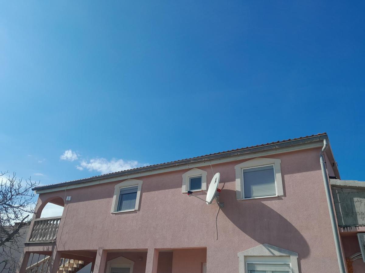 Caliente Apartments Vir B Экстерьер фото
